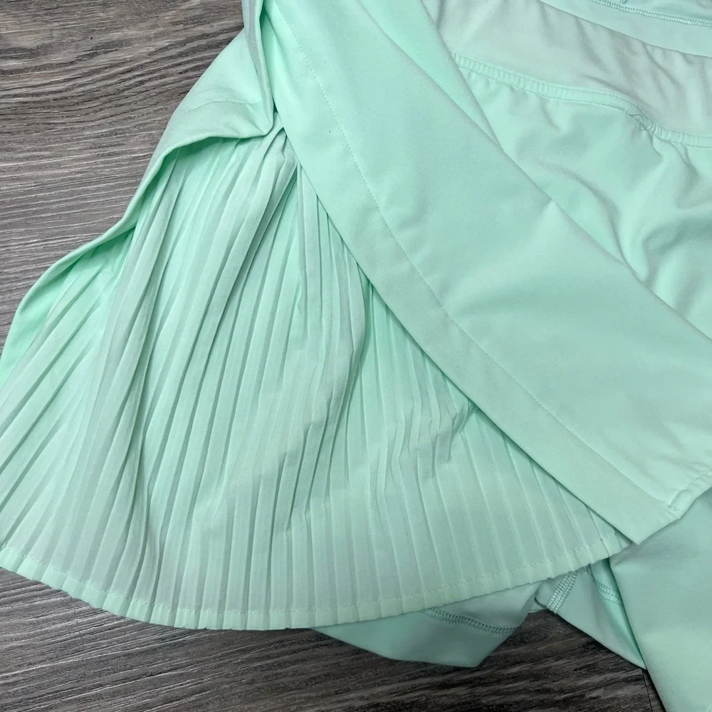 lululemon athletica Asymmetrical Skirt in Light Green - Picture 5 of 9